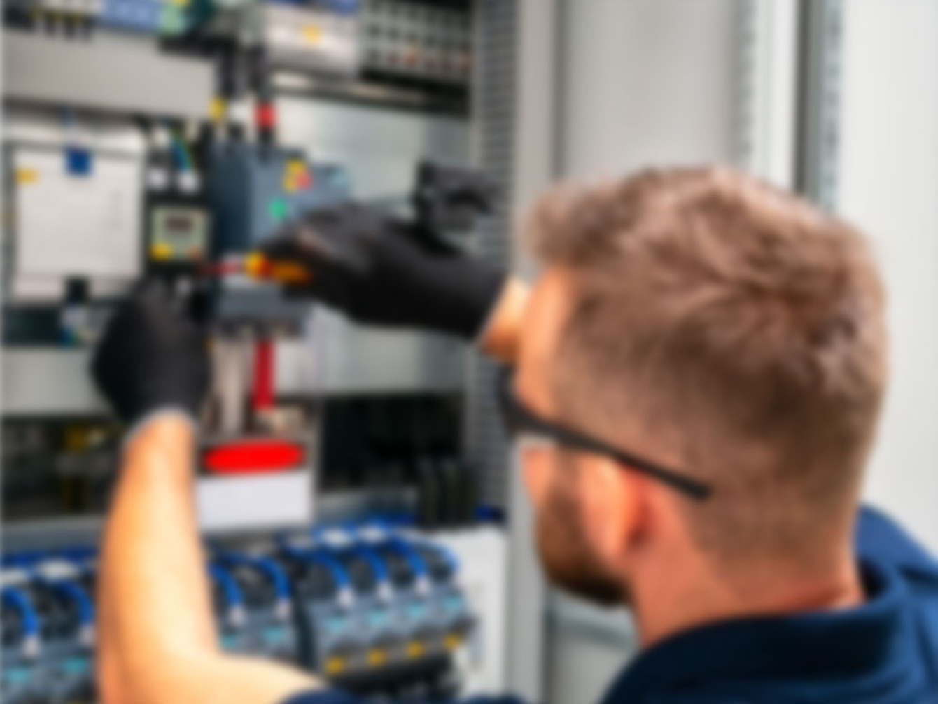 Nieder&shy;spannungs&shy;anlagen bei Herz-Impuls Elektronik GmbH in Kelkheim